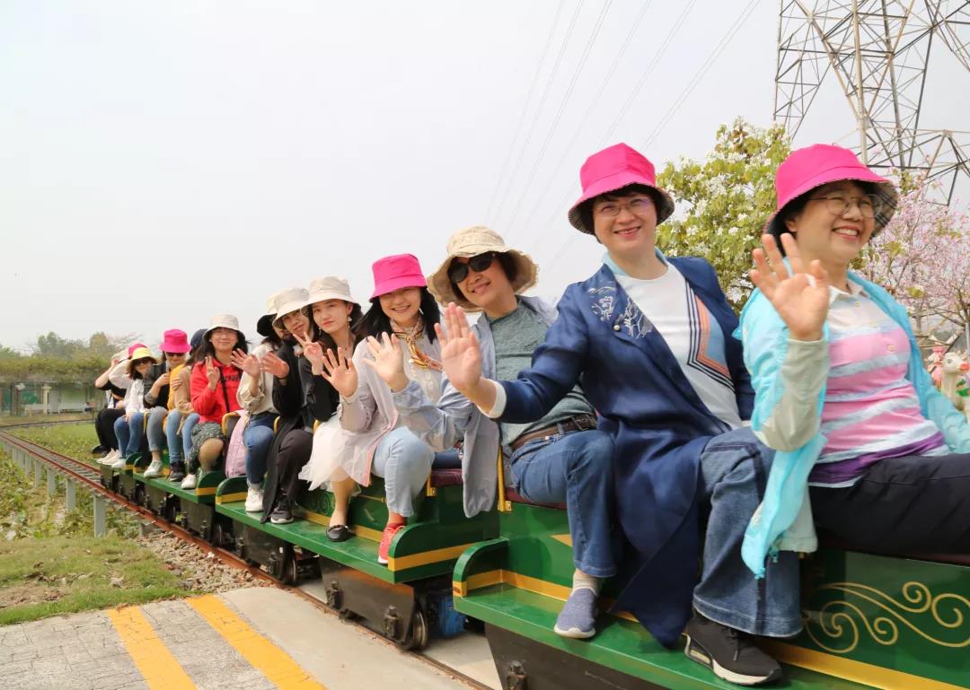 学党史 悟思想| 威廉希尓指数500她力量 缤纷向前——集团开展“天地广 新女性 学党史 鼓干劲”活动