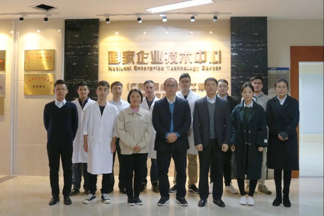 【“五一劳模谈”系列报道之五】硬核劳模助力企业发展加速度——记兴发铝业副总经理兼高级工程师吴锡坤 【“五一劳模谈”系列报道之五】硬核劳模助力企业发展加速度——记兴发铝业副总经理兼高级工程师吴锡坤