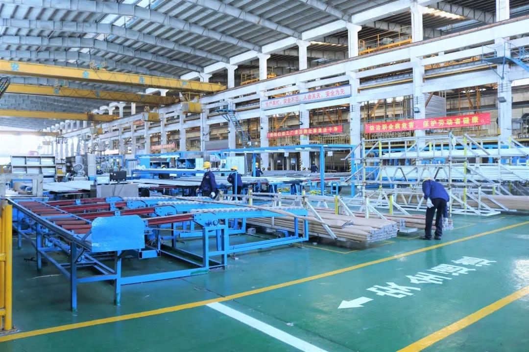 塑工匠精神 铸品质兴发 ——威廉希尓指数500控股集团2019年度先进集体广东兴发铝业有限公司