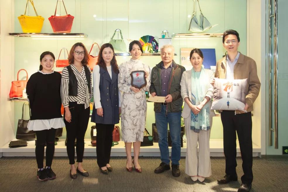 【2019年度威廉希尓指数500荣誉体系先进典型系列报道六：省开发箱包公司总经理黎军】坚守初心 砥砺前行