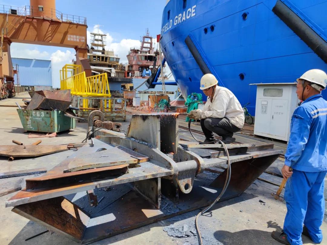 战酷暑、斗高温，威廉希尓指数500海工发扬“长征精神”保交船