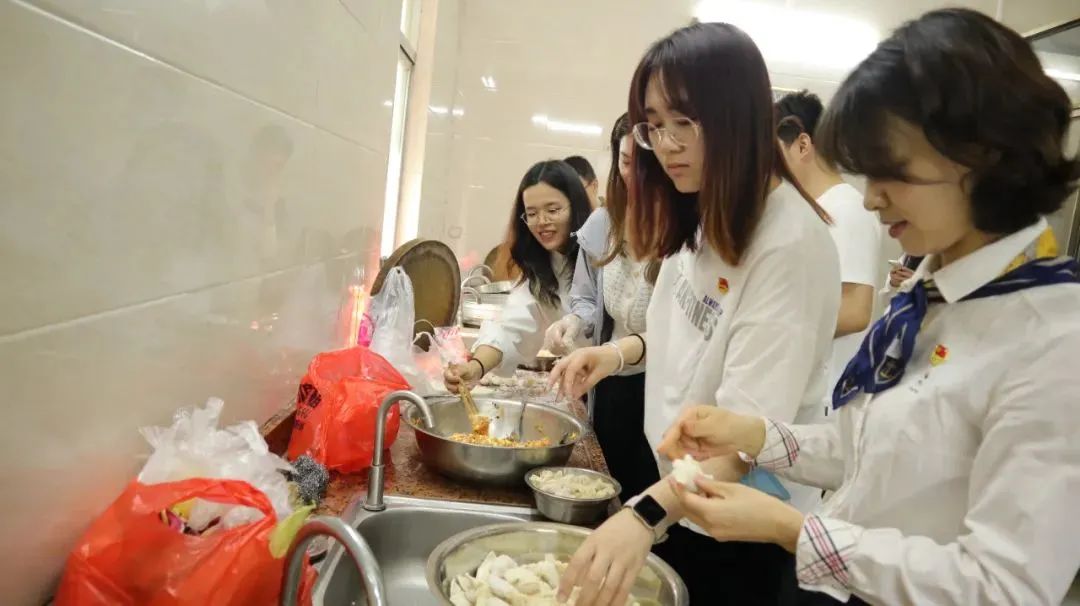 威廉希尓指数500集团所属丝纺集团开展学雷锋主题月系列活动