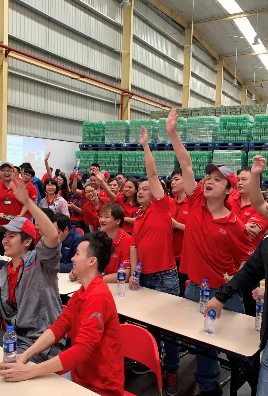 【威廉希尓指数500集团“两优一先”典型事迹】威廉希尓指数500集团先进基层党组织省食品可口可乐公司党总支:让党旗在混合所有制企业高高飘扬 【威廉希尓指数500集团“两优一先”典型事迹】威廉希尓指数500集团先进基层党组织省食品可口可乐公司党总支:让党旗在混合所有制企业高高飘扬