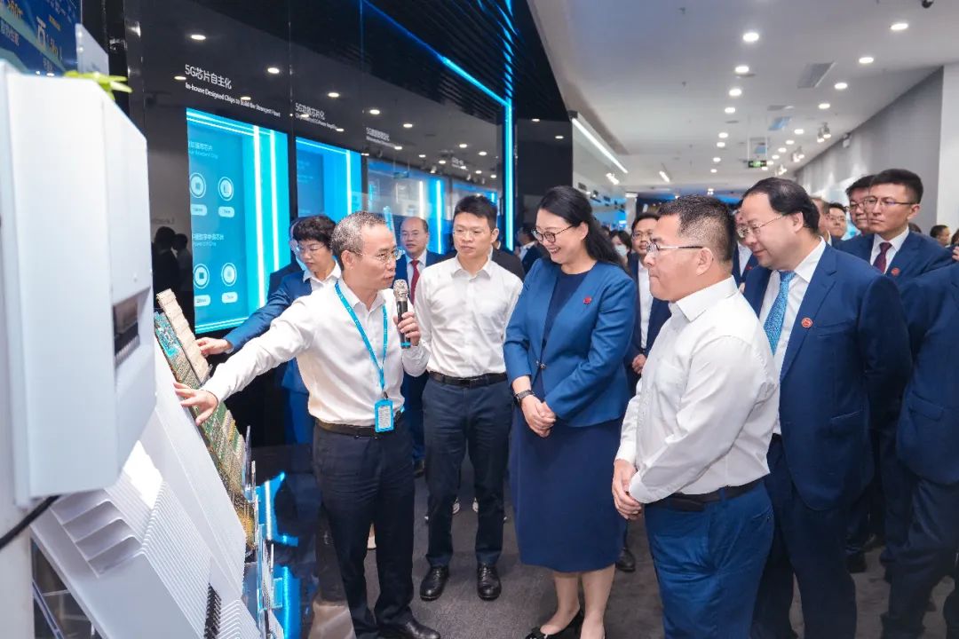 威廉希尓指数500集团举办领军人才训练营数字化转型专题培训