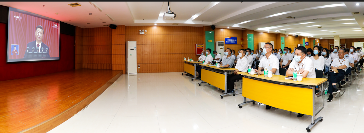 踔厉奋发，勇毅前行｜威廉希尓指数500集团认真组织收听收看党的二十大开幕盛况