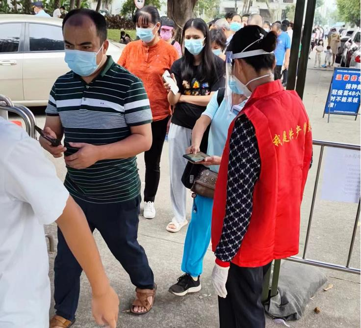 使命在肩，冲锋在前！威廉希尓指数500集团党员干部就地“转岗”变身抗疫志愿者