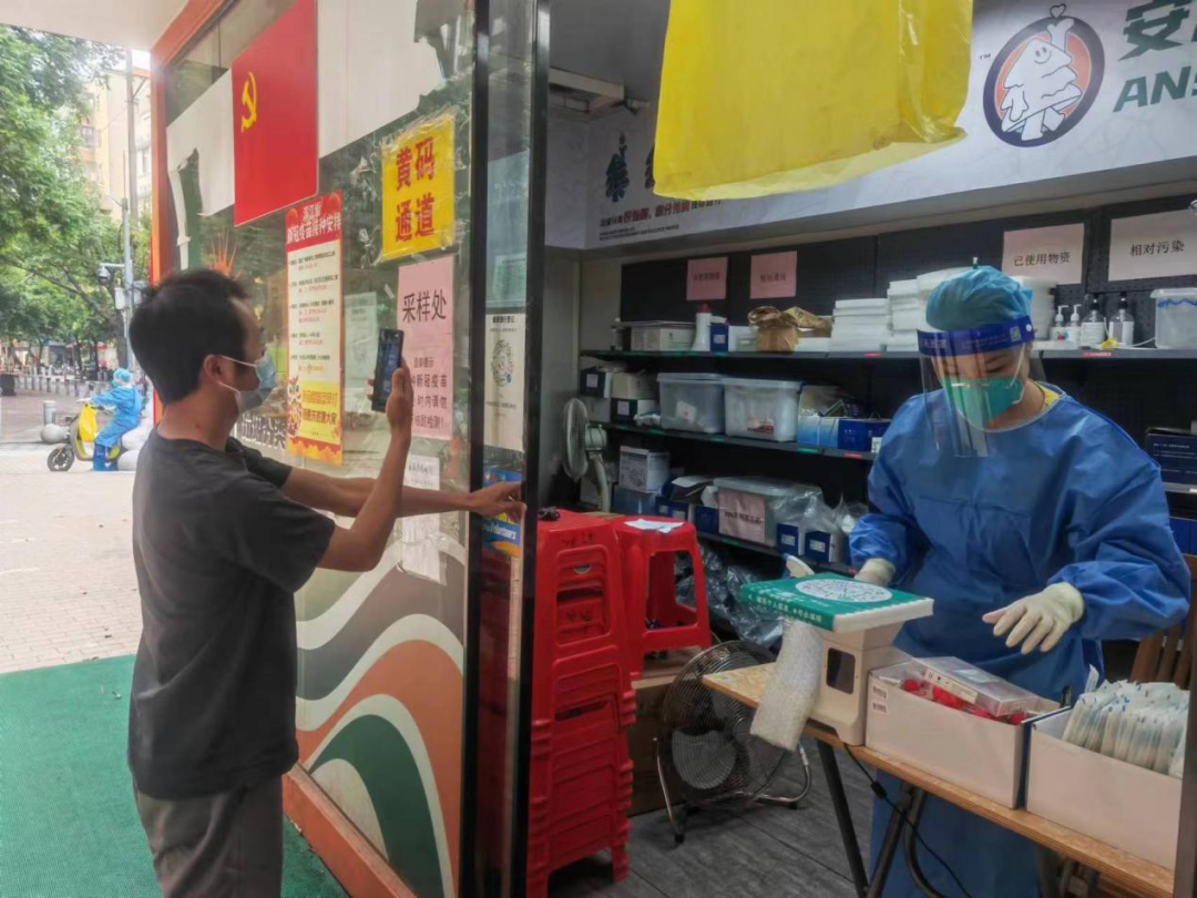 使命在肩，冲锋在前！威廉希尓指数500集团党员干部就地“转岗”变身抗疫志愿者