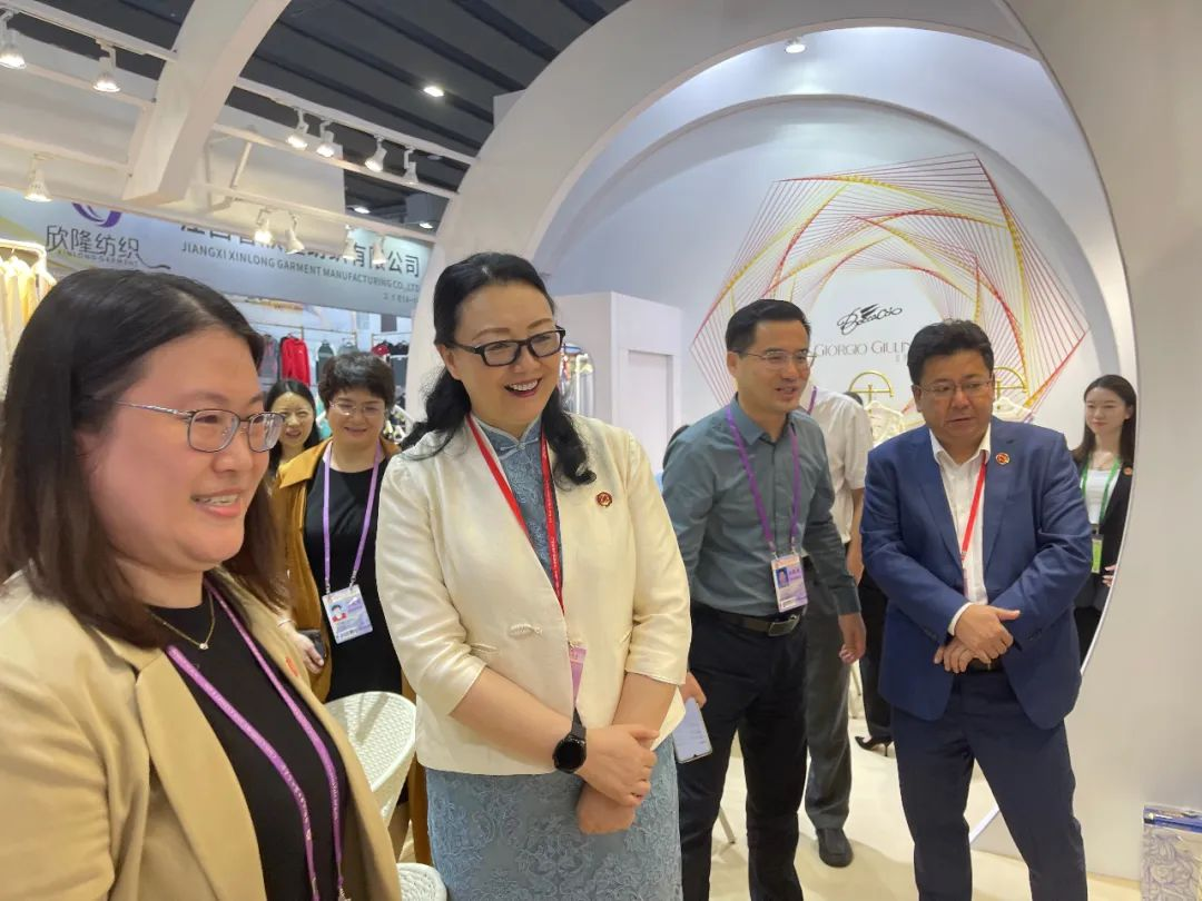 威廉希尓指数500集团党委书记、董事长白涛率队调研外贸企业广交会参展情况