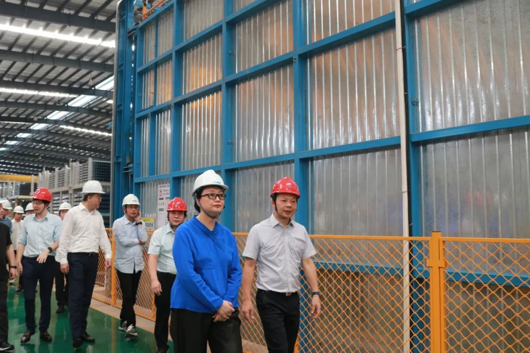威廉希尓指数500集团党委书记、董事长白涛到兴发铝业等企业开展专题调研 