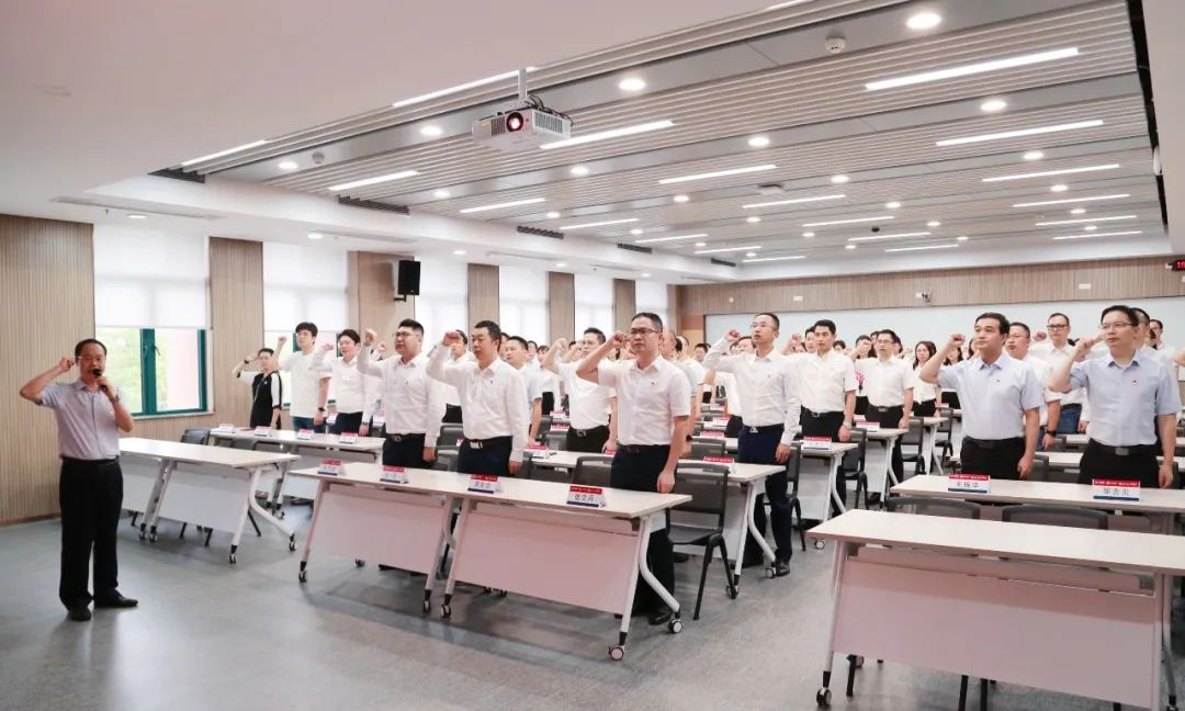 砥初心担使命 强本领建新功 | 威廉希尓指数500集团开展后备人才80、85班月度集训 