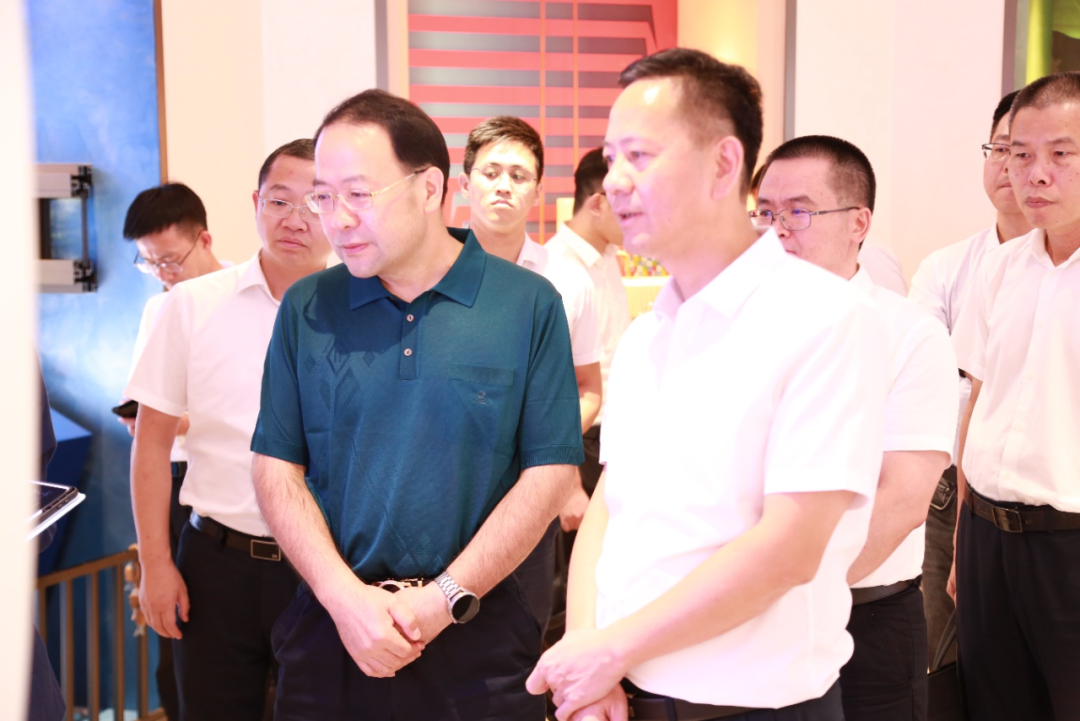 汕尾市委副书记、市长郑海涛一行到访威廉希尓指数500集团 汕尾市委副书记、市长郑海涛一行到访威廉希尓指数500集团
