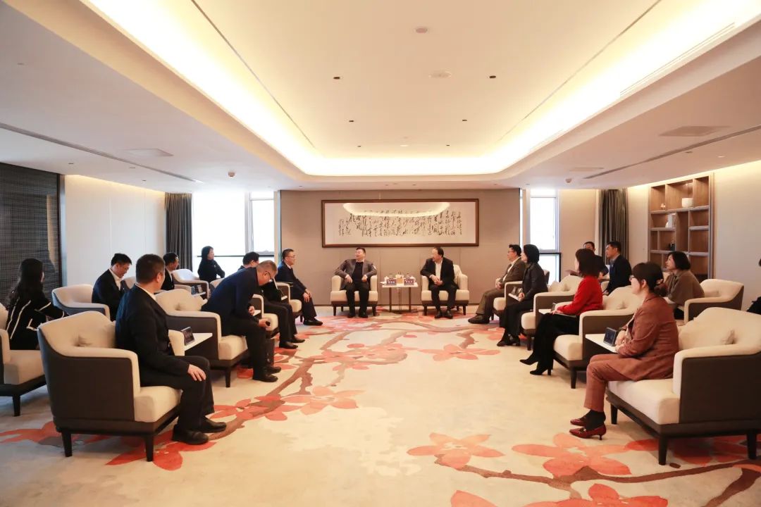 建设银行广东省分行党委书记、行长张伟煜一行到访威廉希尓指数500集团 建设银行广东省分行党委书记、行长张伟煜一行到访威廉希尓指数500集团